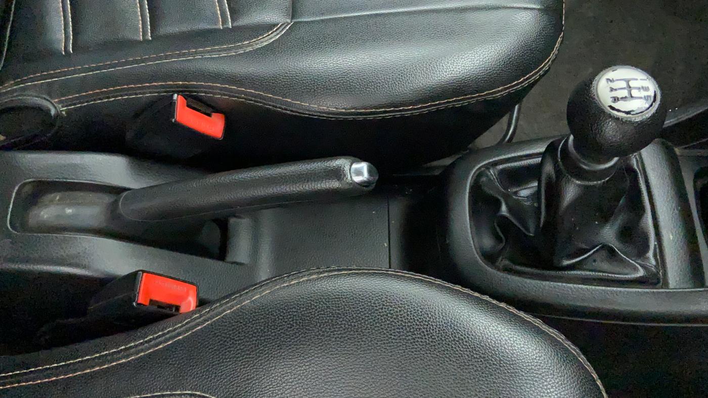 2017 Maruti Swift VXI, Petrol, Manual, 83,231 km, Gear Lever