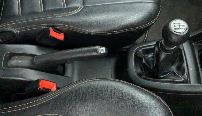 2017 Maruti Swift VXI, Petrol, Manual, 83,231 km, Gear Lever