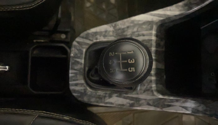 2019 Maruti New Wagon-R ZXI 1.2, Petrol, Manual, 42,205 km, Gear Lever