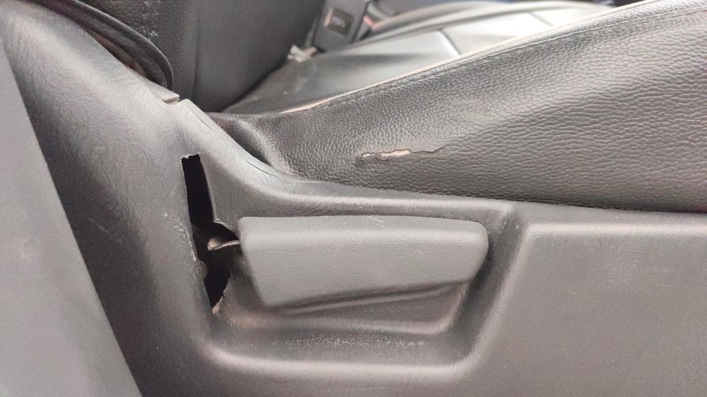 2018 Maruti Alto K10 VXI (O), Petrol, Manual, 23,077 km, Driver Side Adjustment Panel