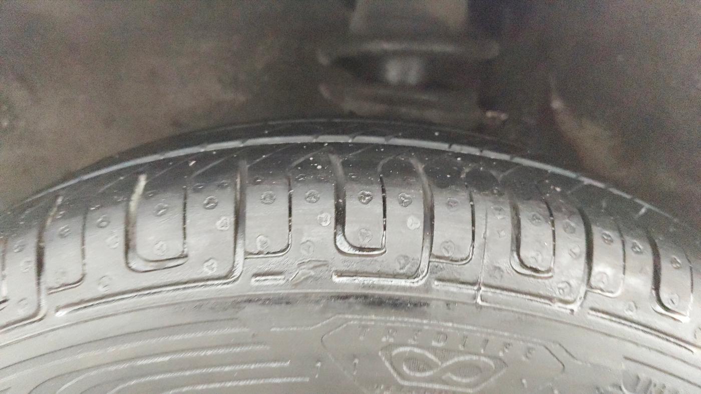 2018 Maruti Alto K10 VXI (O), Petrol, Manual, 23,077 km, Left Front Tyre Tread