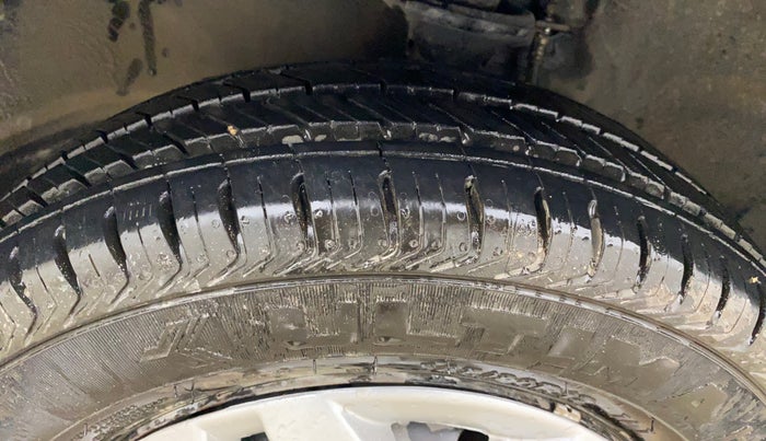 2013 Maruti Alto 800 LXI, Petrol, Manual, 22,528 km, Left Front Tyre Tread