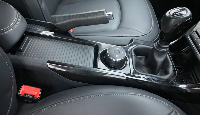 2022 Tata NEXON XZ PLUS DIESEL DARK EDITION, Diesel, Manual, 55,953 km, Gear Lever