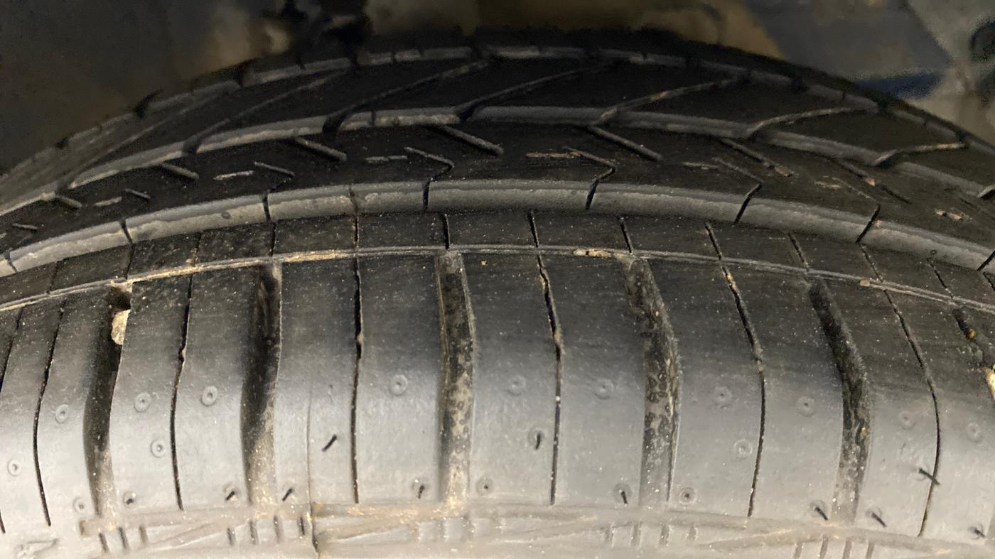 2014 Hyundai Xcent S 1.2 OPT, Petrol, Manual, 60,800 km, Right Front Tyre Tread