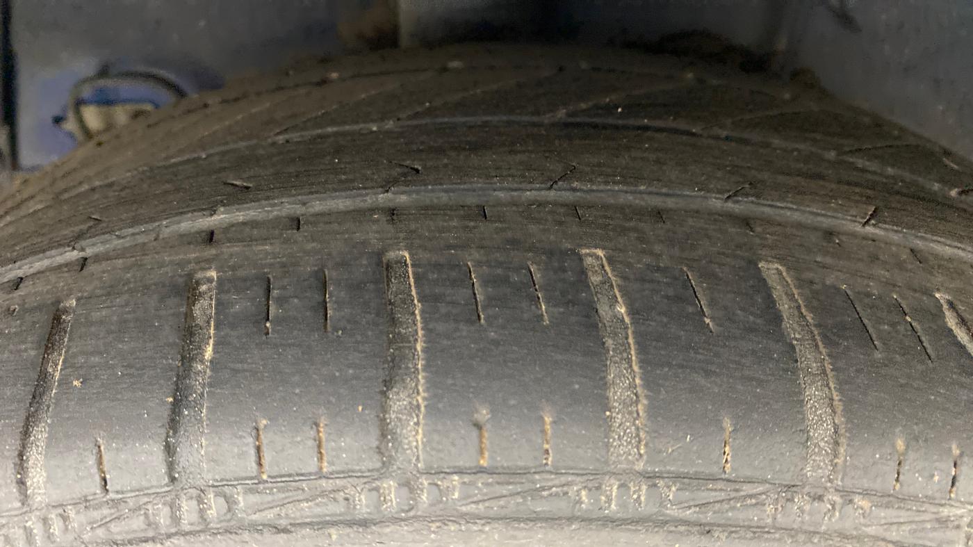 2014 Hyundai Xcent S 1.2 OPT, Petrol, Manual, 60,800 km, Right Rear Tyre Tread