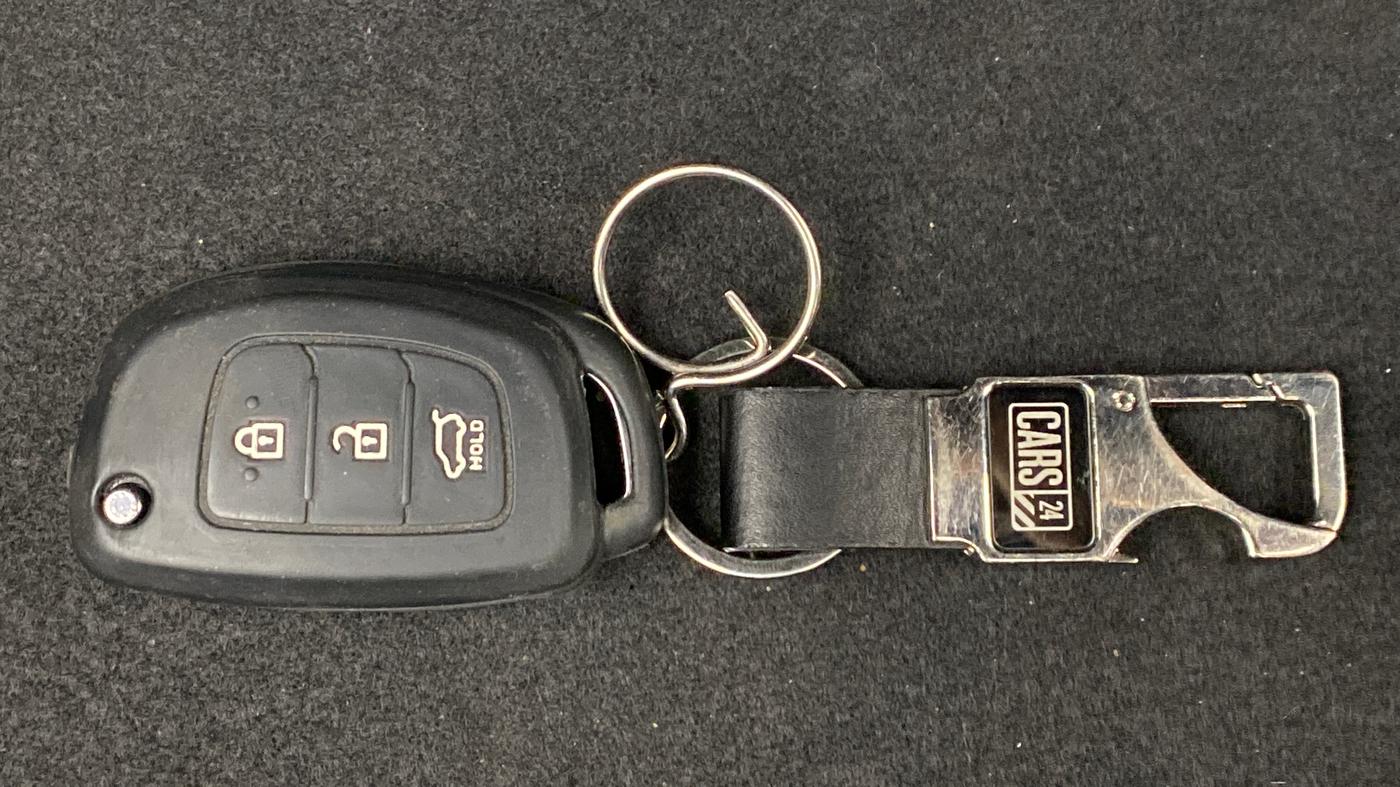 2014 Hyundai Xcent S 1.2 OPT, Petrol, Manual, 60,800 km, Key Close Up