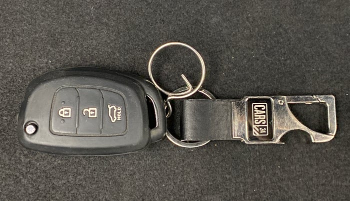 2014 Hyundai Xcent S 1.2 OPT, Petrol, Manual, 60,800 km, Key Close Up