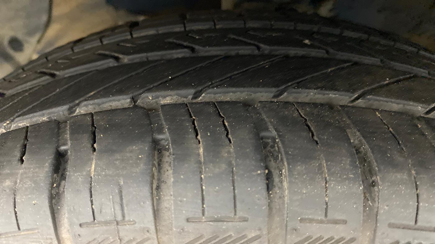 2014 Hyundai Xcent S 1.2 OPT, Petrol, Manual, 60,800 km, Left Front Tyre Tread