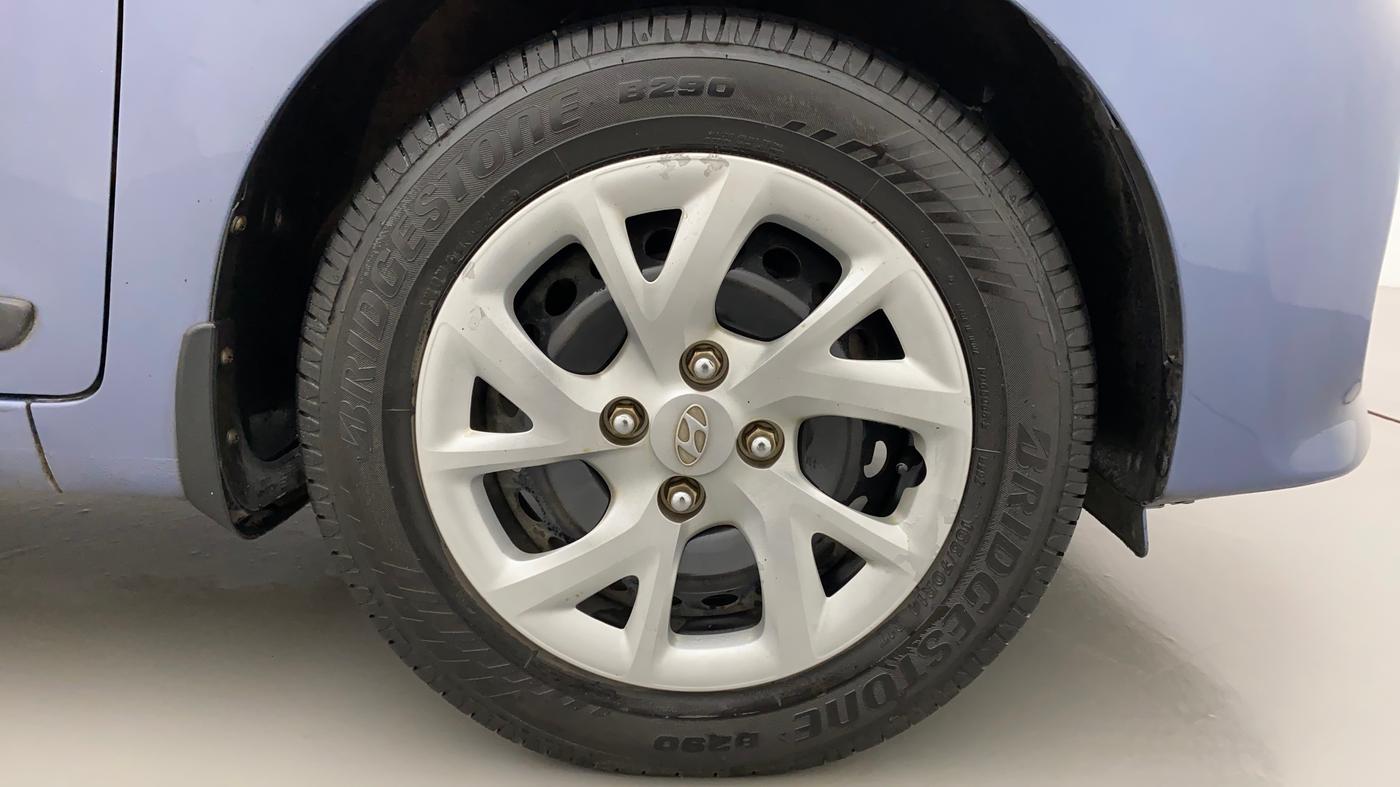 2017 Hyundai Grand i10 SPORTZ 1.2 KAPPA VTVT, CNG, Manual, 45,077 km, Right Front Wheel