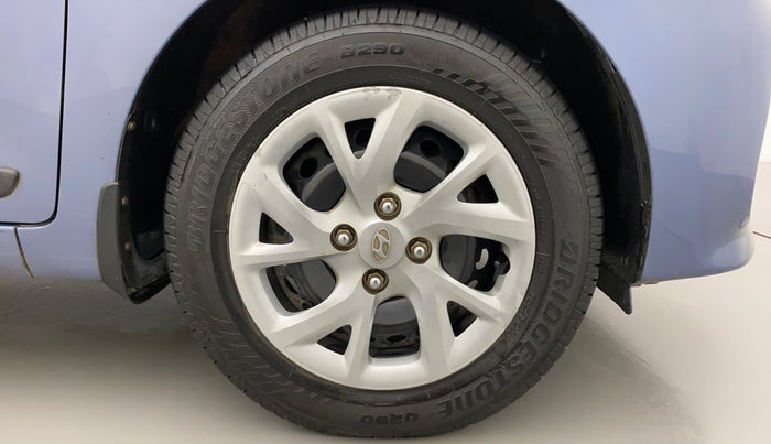2017 Hyundai Grand i10 SPORTZ 1.2 KAPPA VTVT, CNG, Manual, 45,077 km, Right Front Wheel