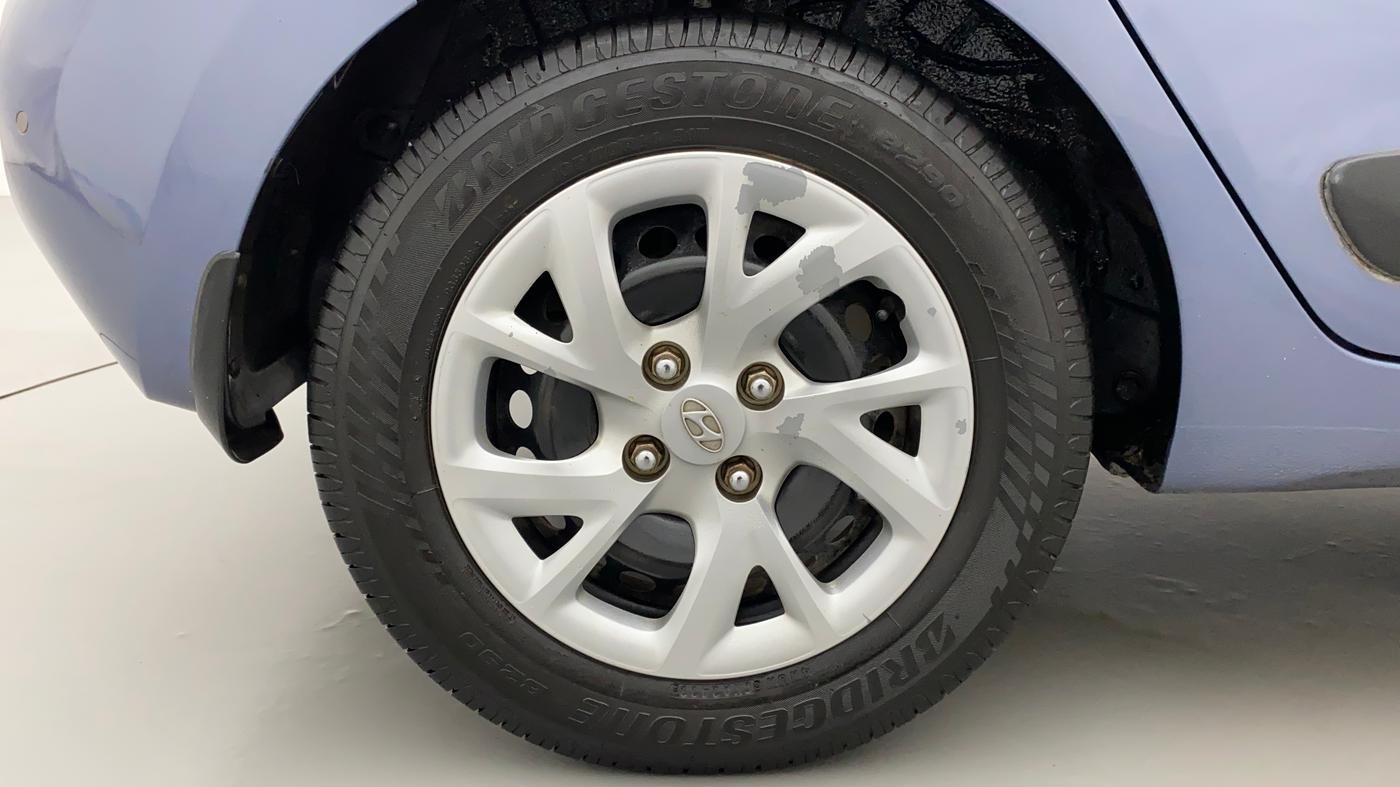 2017 Hyundai Grand i10 SPORTZ 1.2 KAPPA VTVT, CNG, Manual, 45,077 km, Right Rear Wheel