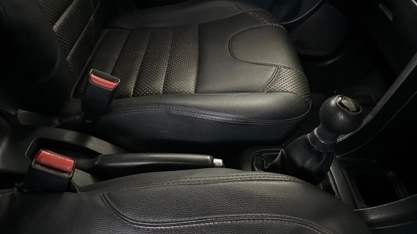 2016 Maruti Swift ZXI, Petrol, Manual, 74,273 km, Gear Lever