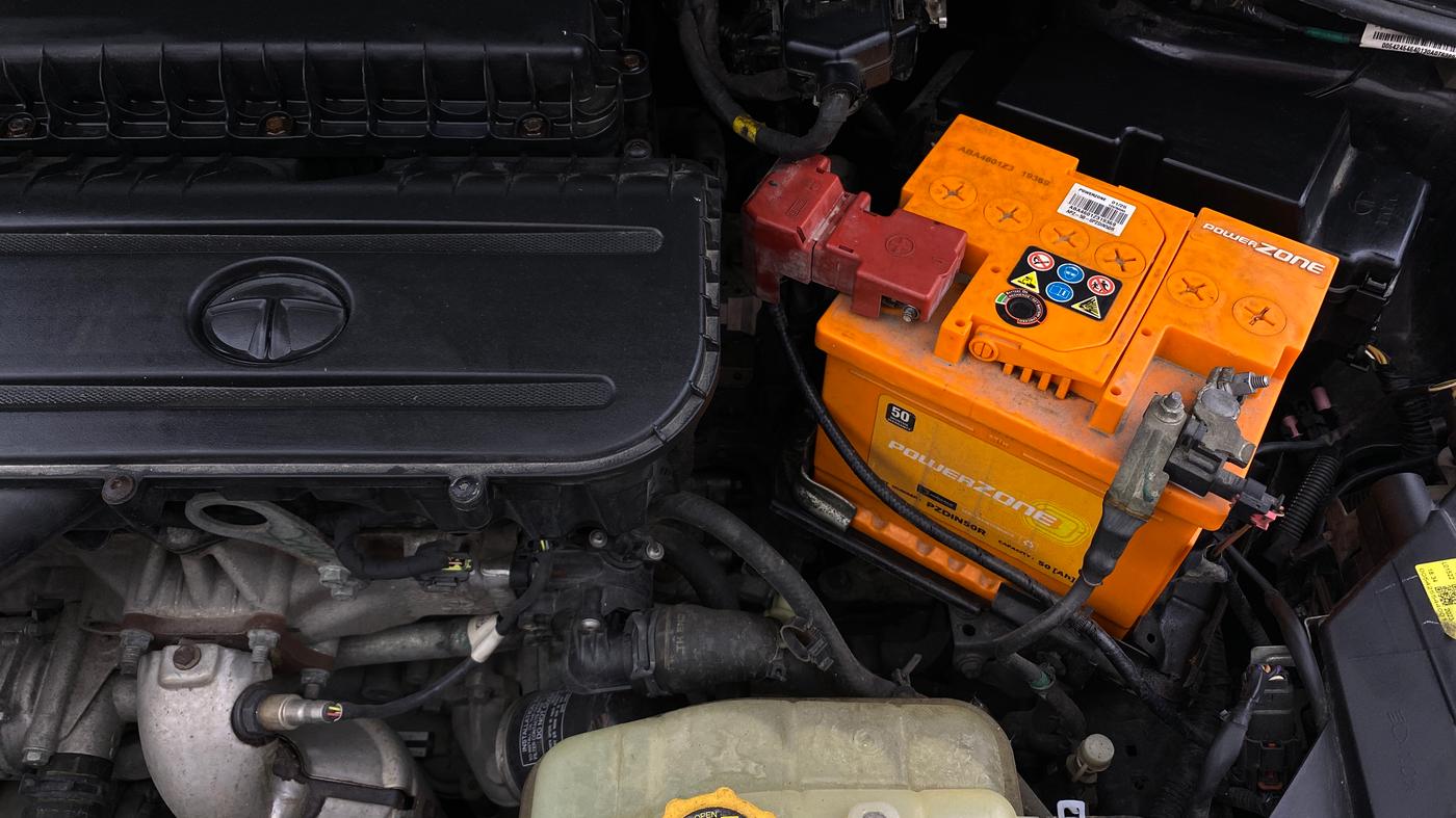 2023 Tata Tiago XZA PLUS PETROL, Petrol, Automatic, 35,768 km, Engine View - Left