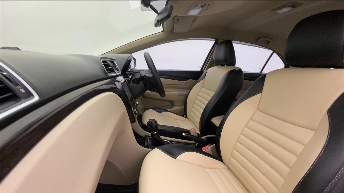 2017 Maruti Ciaz DELTA 1.4 AT PETROL, Petrol, Automatic, 64,577 km, Right Side Front Door Cabin