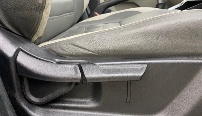 2021 KIA SONET HTX 1.0 IMT, Petrol, Manual, 44,524 km, Driver Side Adjustment Panel