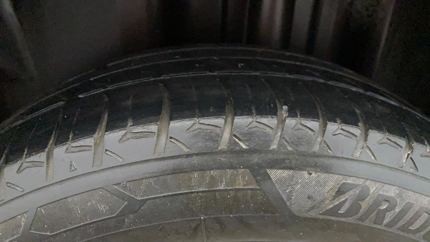 2020 Volkswagen Vento HIGHLINE 1.0L TSI, Petrol, Manual, 1,44,347 km, Left Rear Tyre Tread