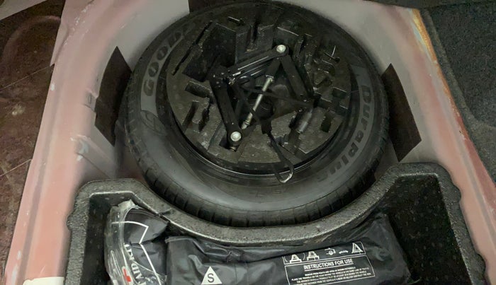 2020 Volkswagen Vento HIGHLINE 1.0L TSI, Petrol, Manual, 1,44,347 km, Spare Tyre