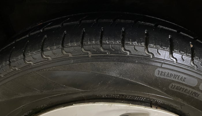 2018 Maruti Celerio VXI CNG, CNG, Manual, 69,528 km, Left Front Tyre Tread