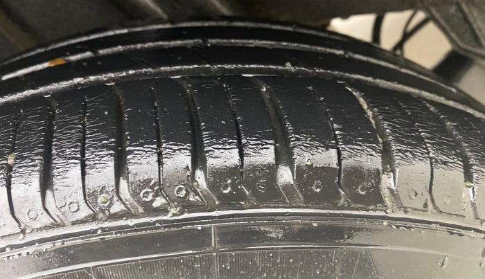 2020 Renault TRIBER RXZ, Petrol, Manual, 22,206 km, Right Rear Tyre Tread