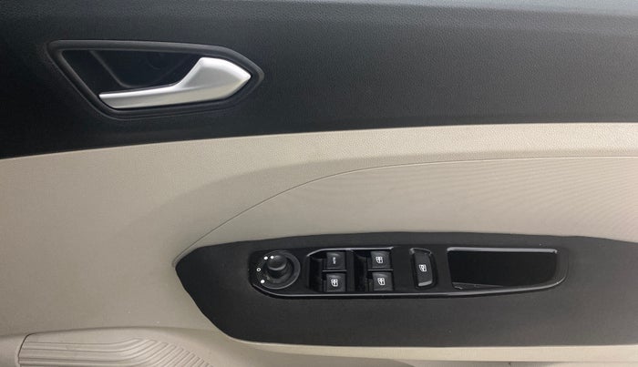 2020 Renault TRIBER RXZ, Petrol, Manual, 22,206 km, Driver Side Door Panels Control