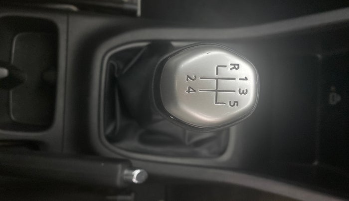 2020 Renault TRIBER RXZ, Petrol, Manual, 22,206 km, Gear Lever