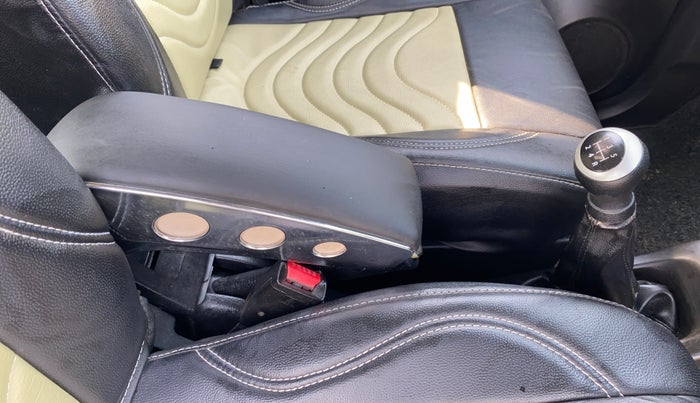 2015 Maruti Wagon R 1.0 VXI, Petrol, Manual, 80,292 km, Gear Lever