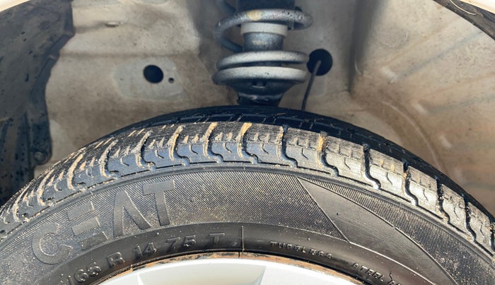 2015 Maruti Wagon R 1.0 VXI, Petrol, Manual, 80,292 km, Left Front Tyre Tread
