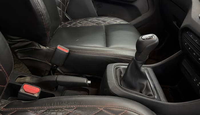 2022 Tata PUNCH ADVENTURE MT, Petrol, Manual, 86,142 km, Gear Lever