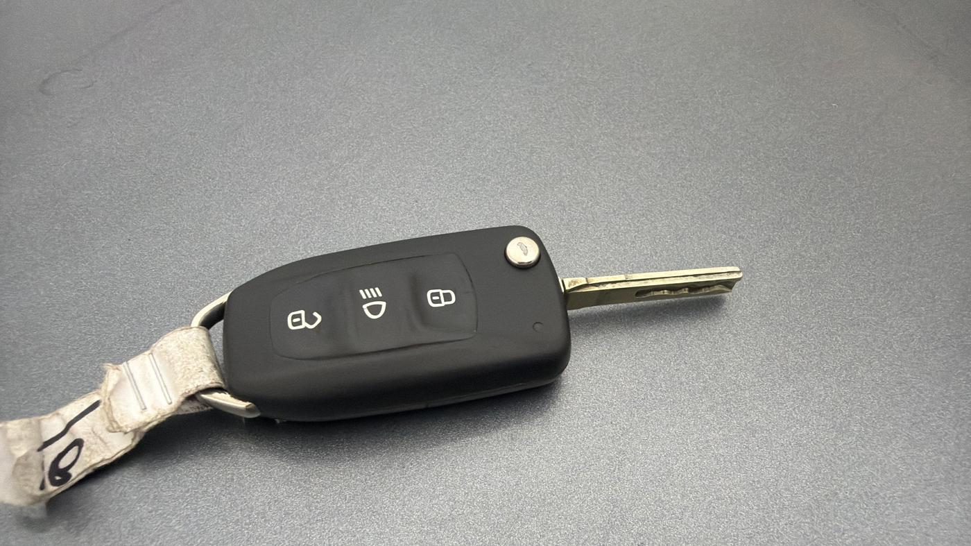 2022 Tata PUNCH ADVENTURE MT, Petrol, Manual, 86,142 km, Key Close Up