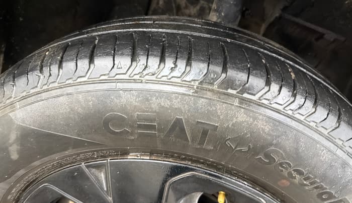 2022 Tata PUNCH ADVENTURE MT, Petrol, Manual, 86,142 km, Right Front Tyre Tread