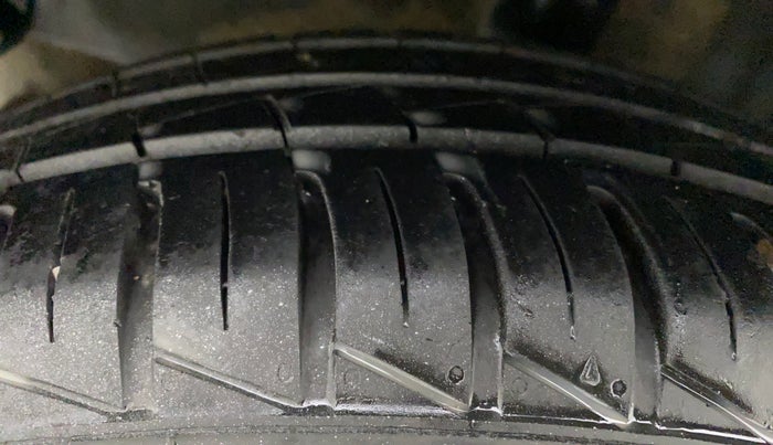 2021 Hyundai GRAND I10 NIOS SPORTZ 1.2 KAPPA VTVT CNG, CNG, Manual, 42,116 km, Right Rear Tyre Tread