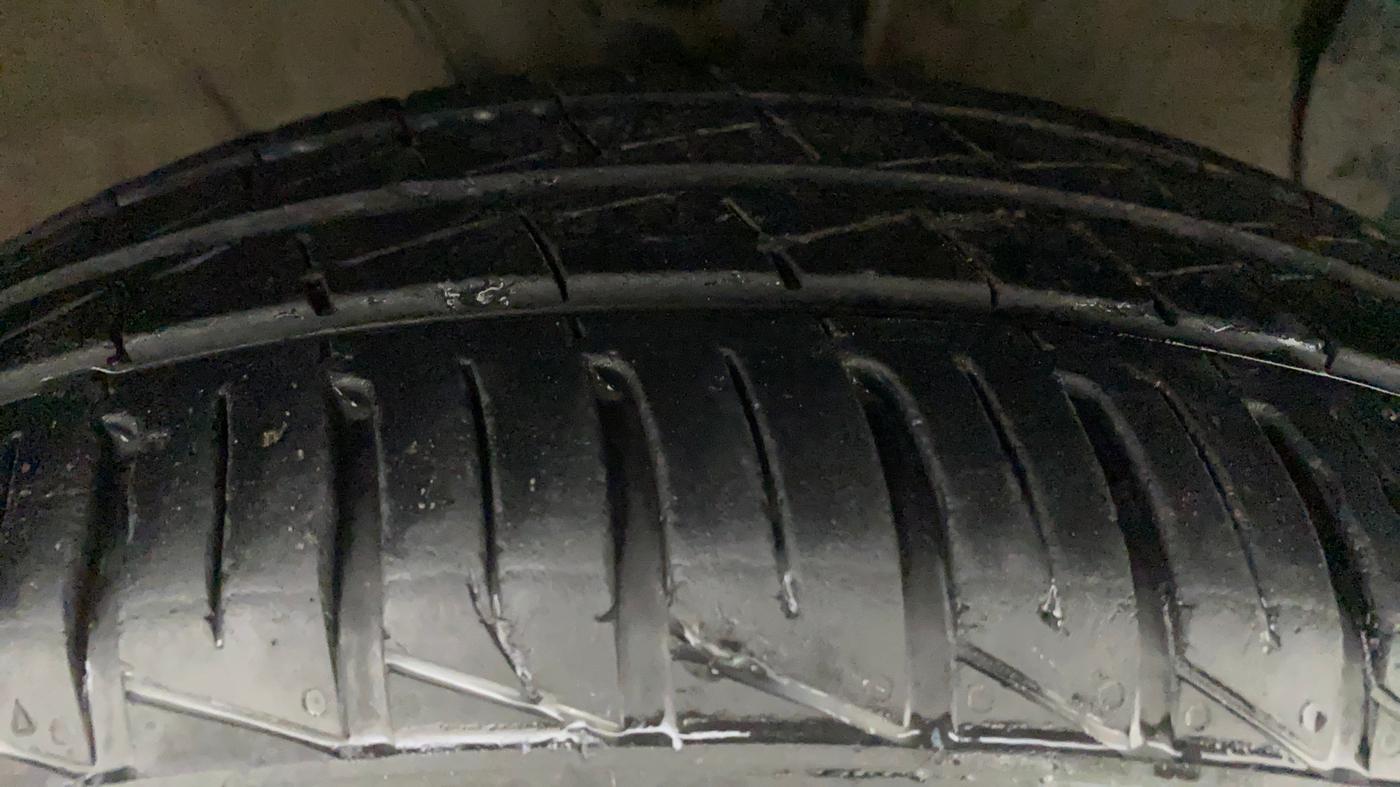 2021 Hyundai GRAND I10 NIOS SPORTZ 1.2 KAPPA VTVT CNG, CNG, Manual, 42,116 km, Right Front Tyre Tread