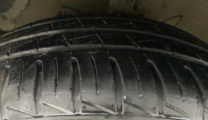2021 Hyundai GRAND I10 NIOS SPORTZ 1.2 KAPPA VTVT CNG, CNG, Manual, 42,116 km, Left Front Tyre Tread