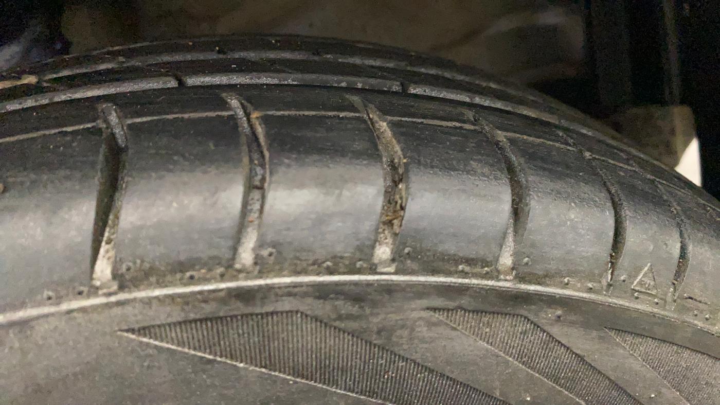 2015 Maruti Wagon R 1.0 VXI, Petrol, Manual, 51,019 km, Right Front Tyre Tread