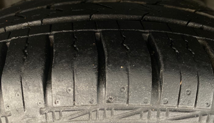 2013 Chevrolet Sail UVA 1.2 LS ABS, Petrol, Manual, 57,577 km, Left Front Tyre Tread