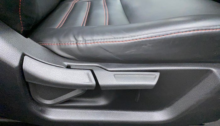 2021 KIA SONET HTX 1.0 IMT, Petrol, Manual, 20,504 km, Driver Side Adjustment Panel