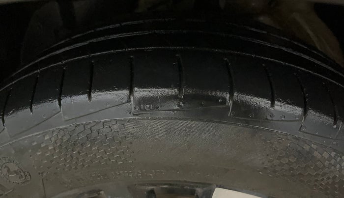 2020 MG HECTOR SHARP 1.5 DCT PETROL, Petrol, Automatic, 40,993 km, Left Front Tyre Tread