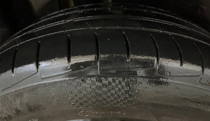 2020 MG HECTOR SHARP 1.5 DCT PETROL, Petrol, Automatic, 40,993 km, Right Rear Tyre Tread