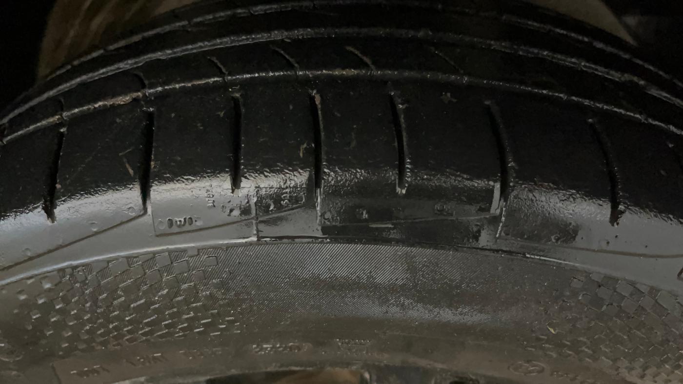 2020 MG HECTOR SHARP 1.5 DCT PETROL, Petrol, Automatic, 40,993 km, Right Front Tyre Tread