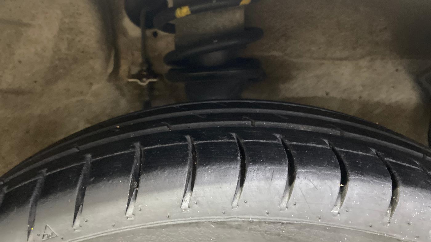 2018 Maruti Alto 800 VXI, Petrol, Manual, 43,808 km, Right Front Tyre Tread