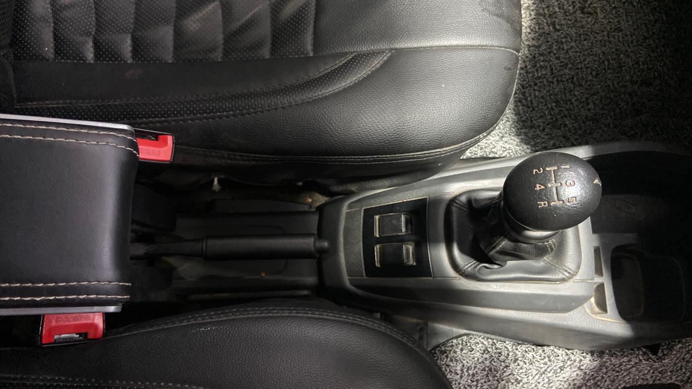 2018 Maruti Alto 800 VXI, Petrol, Manual, 43,808 km, Gear Lever