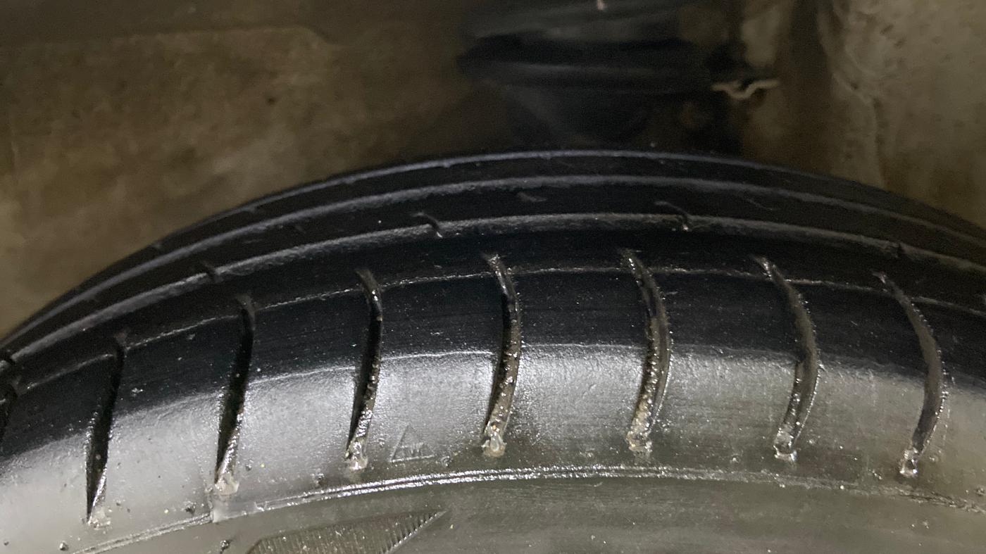 2018 Maruti Alto 800 VXI, Petrol, Manual, 43,808 km, Left Front Tyre Tread