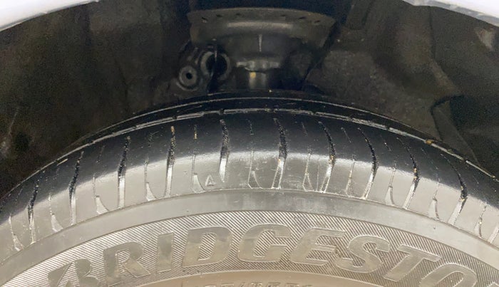 2013 Hyundai i20 ASTA 1.2, Petrol, Manual, 1,24,088 km, Right Front Tyre Tread