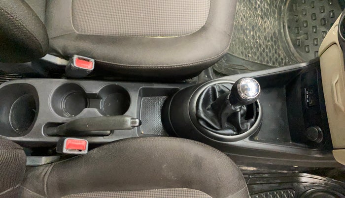 2013 Hyundai i20 ASTA 1.2, Petrol, Manual, 1,24,088 km, Gear Lever