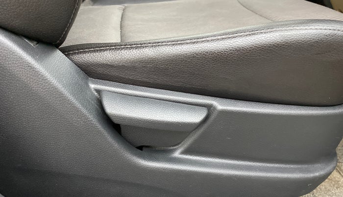 2013 Hyundai Eon SPORTZ, Petrol, Manual, 28,651 km, Driver Side Adjustment Panel