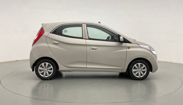 2013 Hyundai Eon SPORTZ, Petrol, Manual, 28,651 km, Right Side View