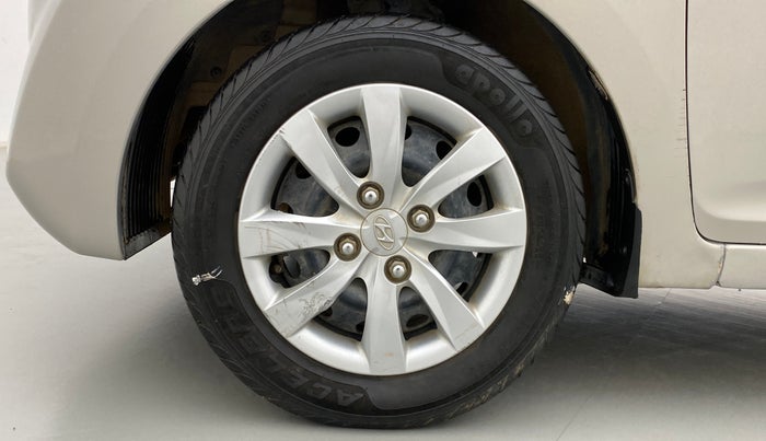 2013 Hyundai Eon SPORTZ, Petrol, Manual, 28,651 km, Left Front Wheel