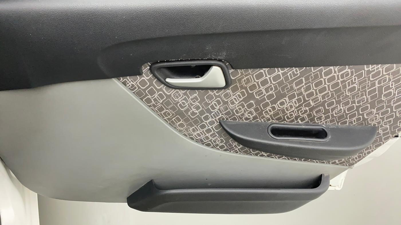 2018 Maruti Alto 800 LXI, Petrol, Manual, 28,050 km, Driver Side Door Panels Control