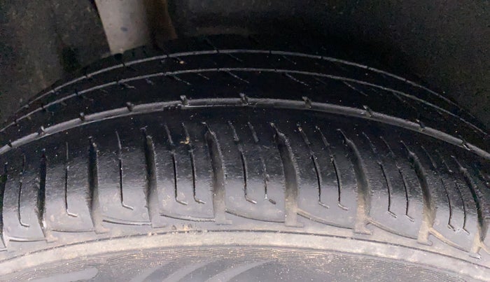 2018 Maruti Vitara Brezza VDI AMT, Diesel, Automatic, 97,704 km, Right Rear Tyre Tread