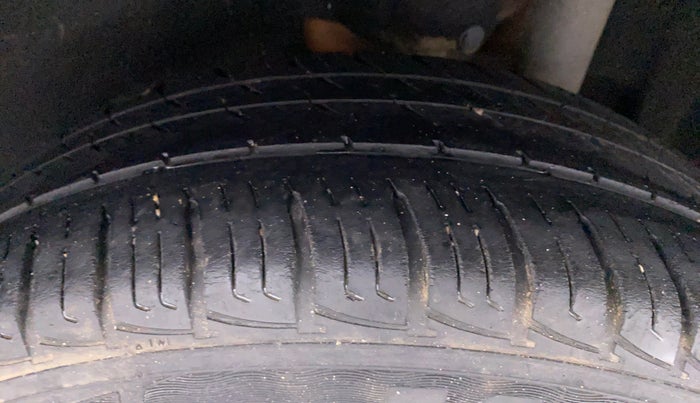 2018 Maruti Vitara Brezza VDI AMT, Diesel, Automatic, 97,704 km, Left Rear Tyre Tread